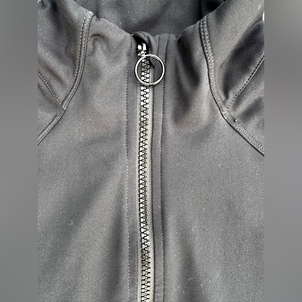 Black Fabletics Trinity Cold Weather Performance Jacket Size M Vent Pockets - Picture 7 of 14